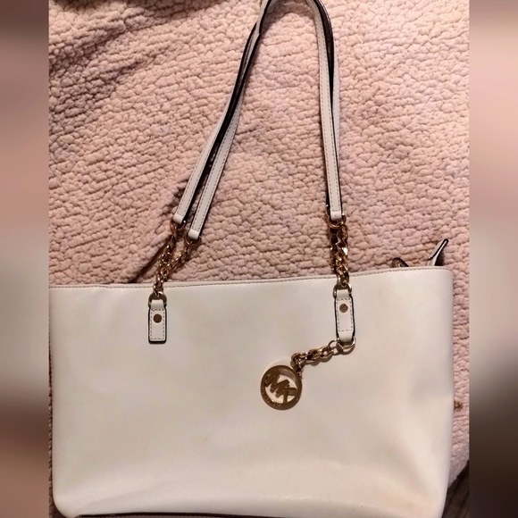 Michael Kors purse - Picture 1 of 5